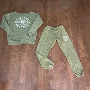 Pink by Victoria’s Secret XS SWEATSUIT, vintage army green!!!